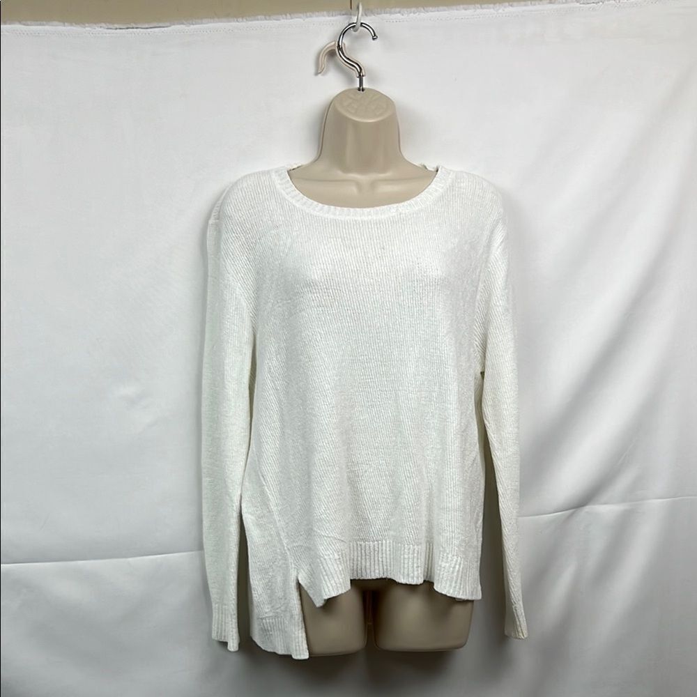 525 America White Pull-on high-low sweater with repair size large